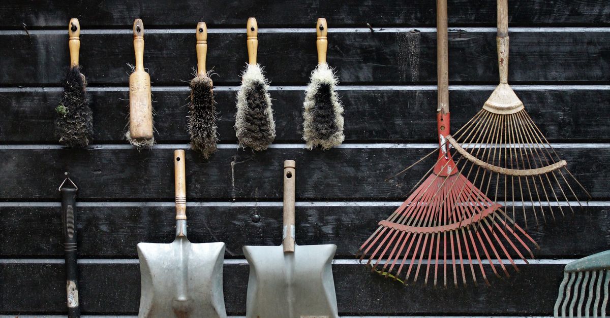 abri de jardin pratique et durable pour protéger vos outils et équipements extérieurs tout en optimisant l'espace de votre jardin.