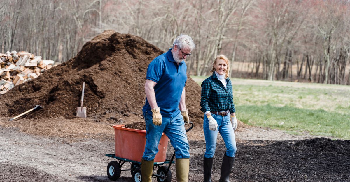 composteur en bois écologique, idéal pour recycler vos déchets organiques et enrichir votre jardin naturellement.
